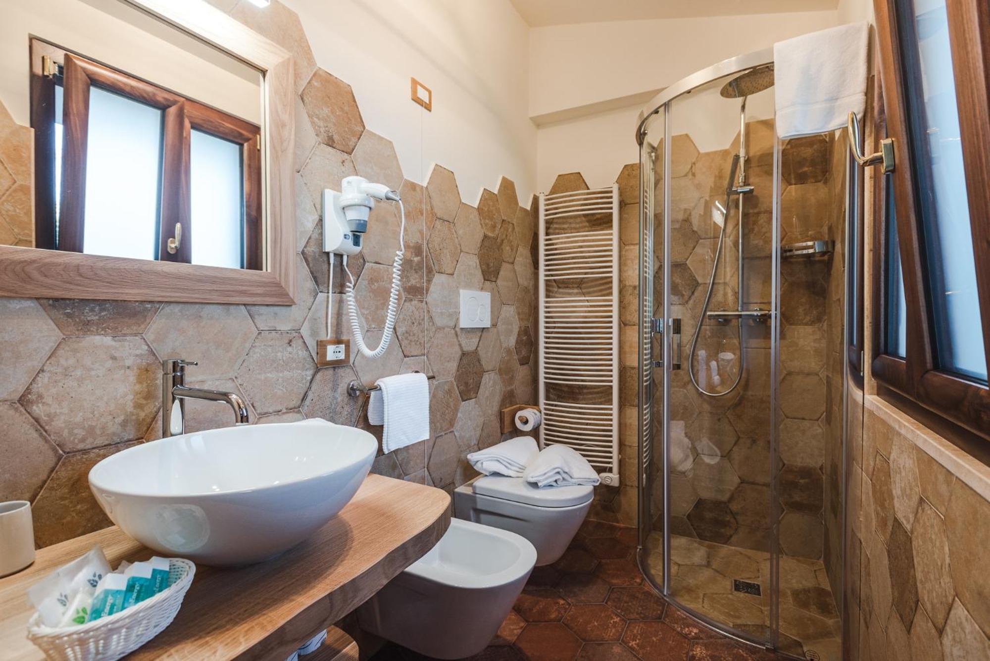 Seguire Le Botti - Agriturismo Cantina Sant'Andrea Borgo Vodice 外观 照片